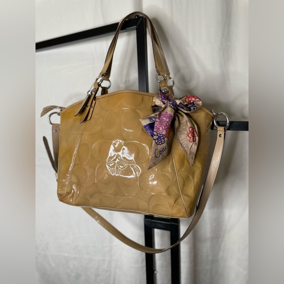 Vintage Signature Coach Yellow Patent Leather Shoulder Bag - Picture 1 of 6